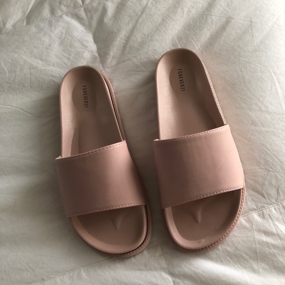 Women’s Forever 21 Slides